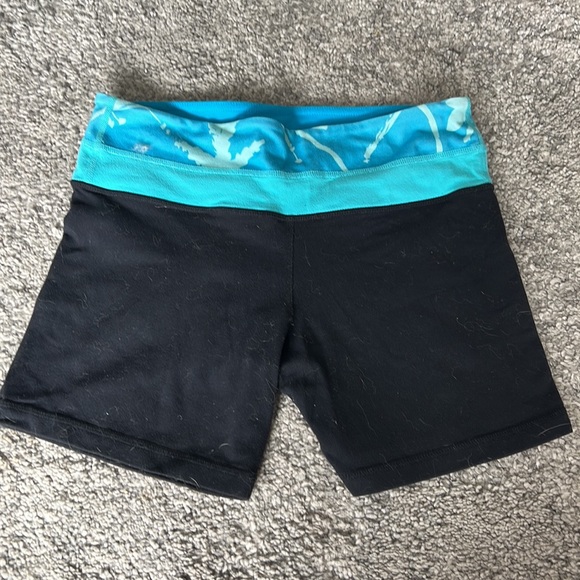 Lululemon spandex shorts - Picture 2 of 2